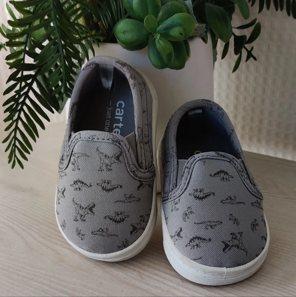 Carter's Just One You, Boys Gray Dinosaur Print Slip On Sneakers Size 3 💰